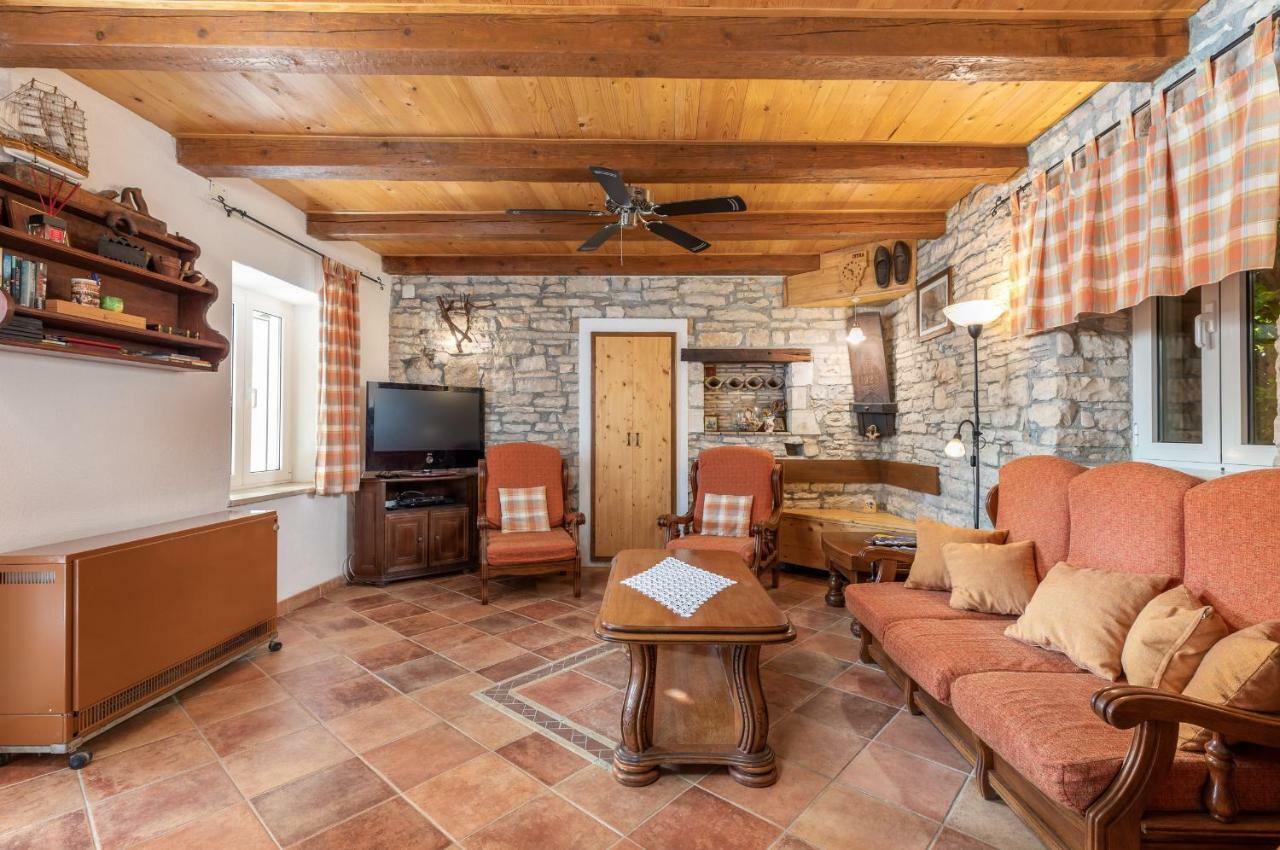 Holiday Home Ana Kanfanar Exterior photo