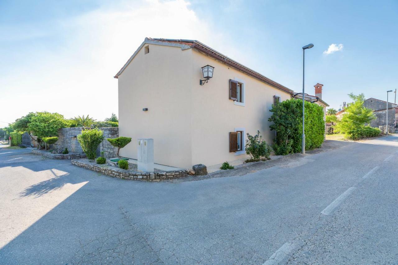 Holiday Home Ana Kanfanar Exterior photo