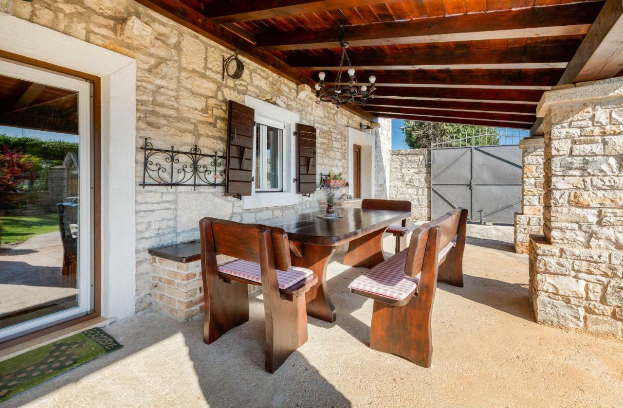 Holiday Home Ana Kanfanar Exterior photo