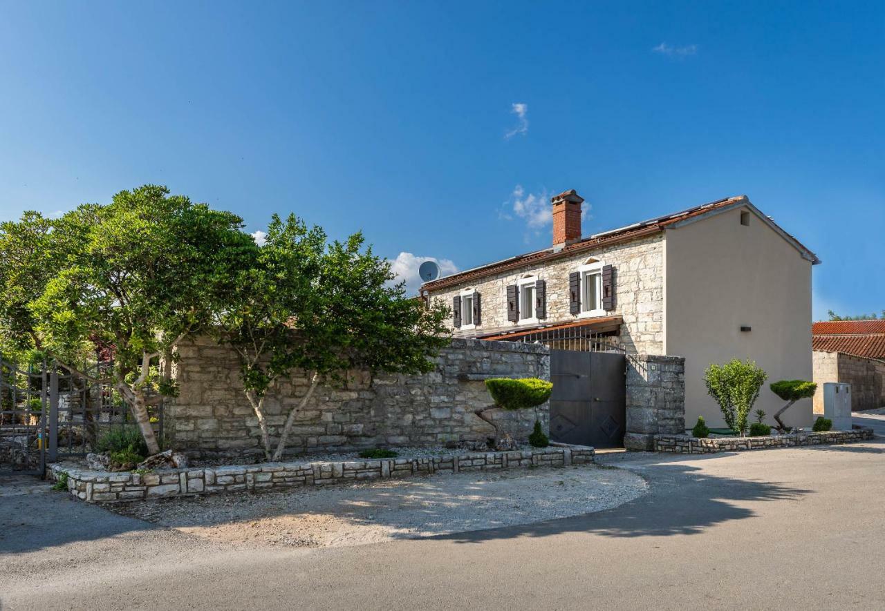 Holiday Home Ana Kanfanar Exterior photo